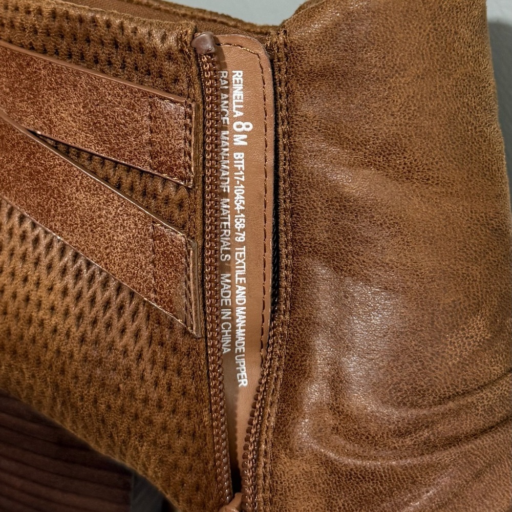 BareTraps Tan Ankle Booties Size 8 - Picture 11 of 16